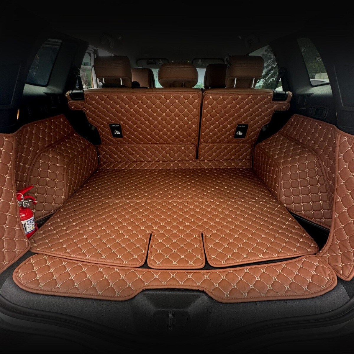 알브이모터스 3D 가죽 퀼팅 뉴 QM6 전용 풀커버 사이드 트렁크 매트 세트(LPG 불가)